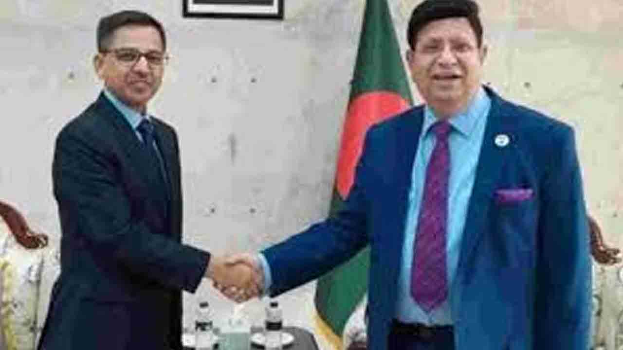 భారత హైకమిషనర్‌కు బంగ్లాదేశ్‌ సమన్లు