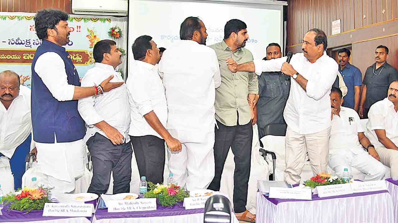 రాజీనామాచేసే దమ్ముందా?