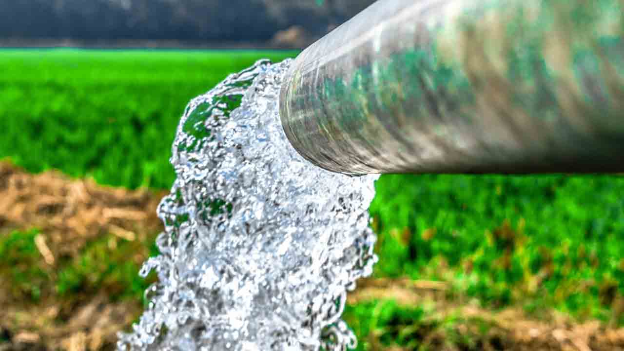 సాగునీటి కోసం రైతుల నిరసన