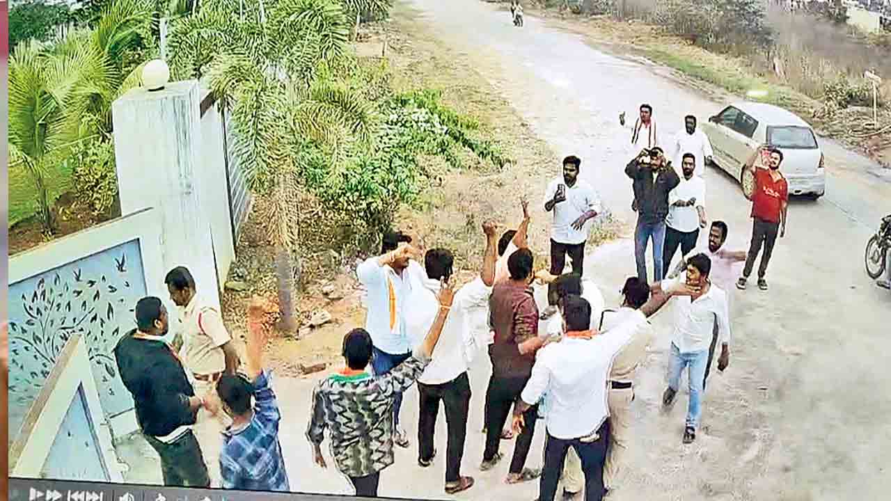 సుంకె ఇంటిపై దాడికి యత్నం