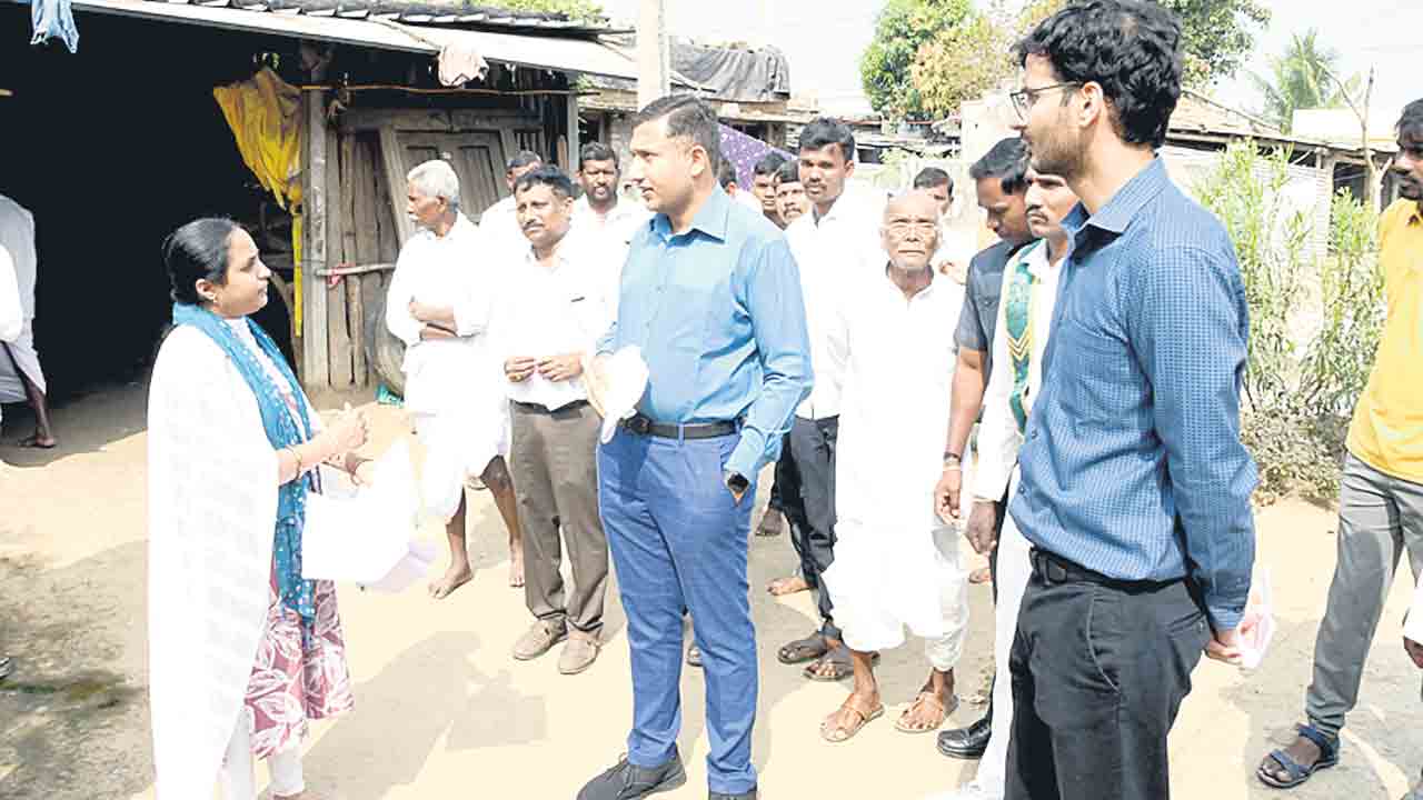 అర్హులను గుర్తించాలి