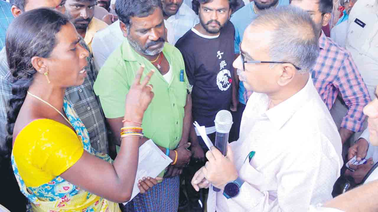 వెల్లువెత్తిన ప్రజాగ్రహం