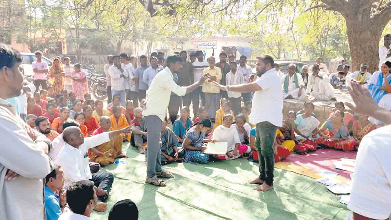 మర్లవడ్డ జనం