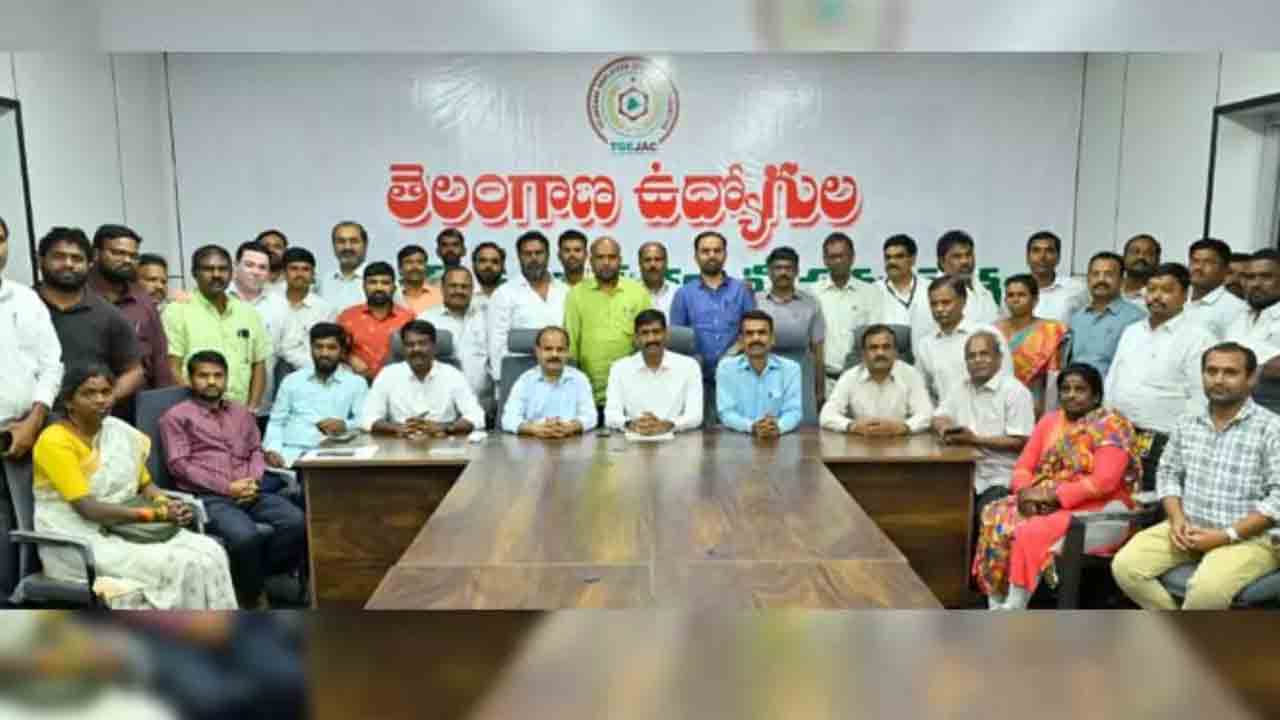 ఉద్యోగుల హెల్త్‌ స్కీం అమలు చేయండి