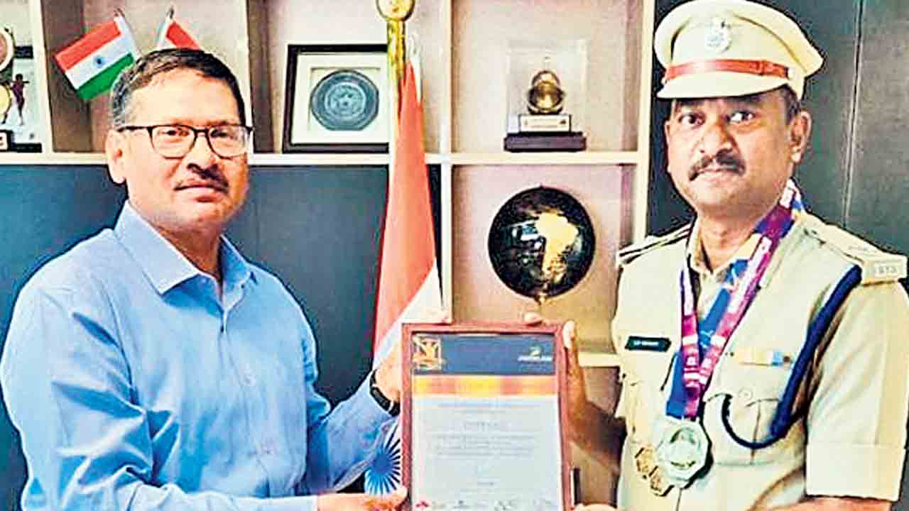 మారథాన్‌ విన్నర్‌ ప్రసాద్‌