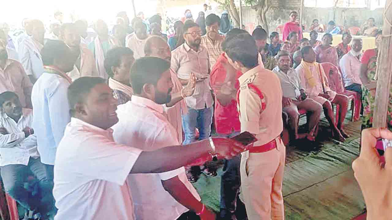 గ్రామ సభల్లో రచ్చ రచ్చ