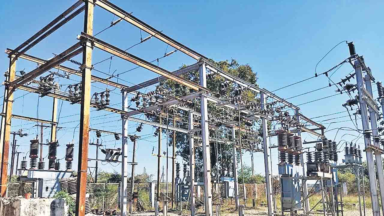 TGSPDCL | గ్రేటర్‌ సబ్‌స్టేషన్ల టెండర్లలో హైడ్రామా.. ఓ మంత్రి కంపెనీకి కట్టబెట్టేందుకు ప్రణాళిక