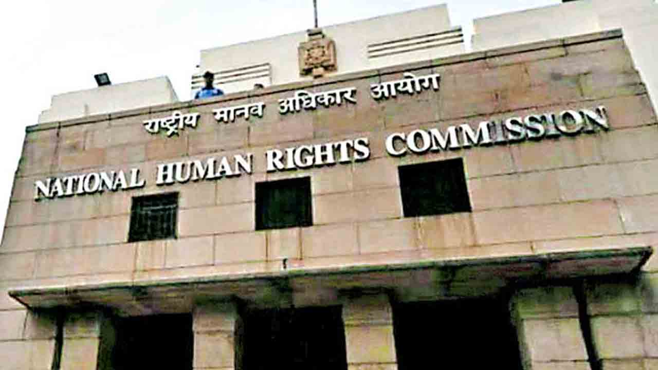 డీజీపీ, సీపీకి ఎన్‌హెచ్‌ఆర్సీ నోటీసులు