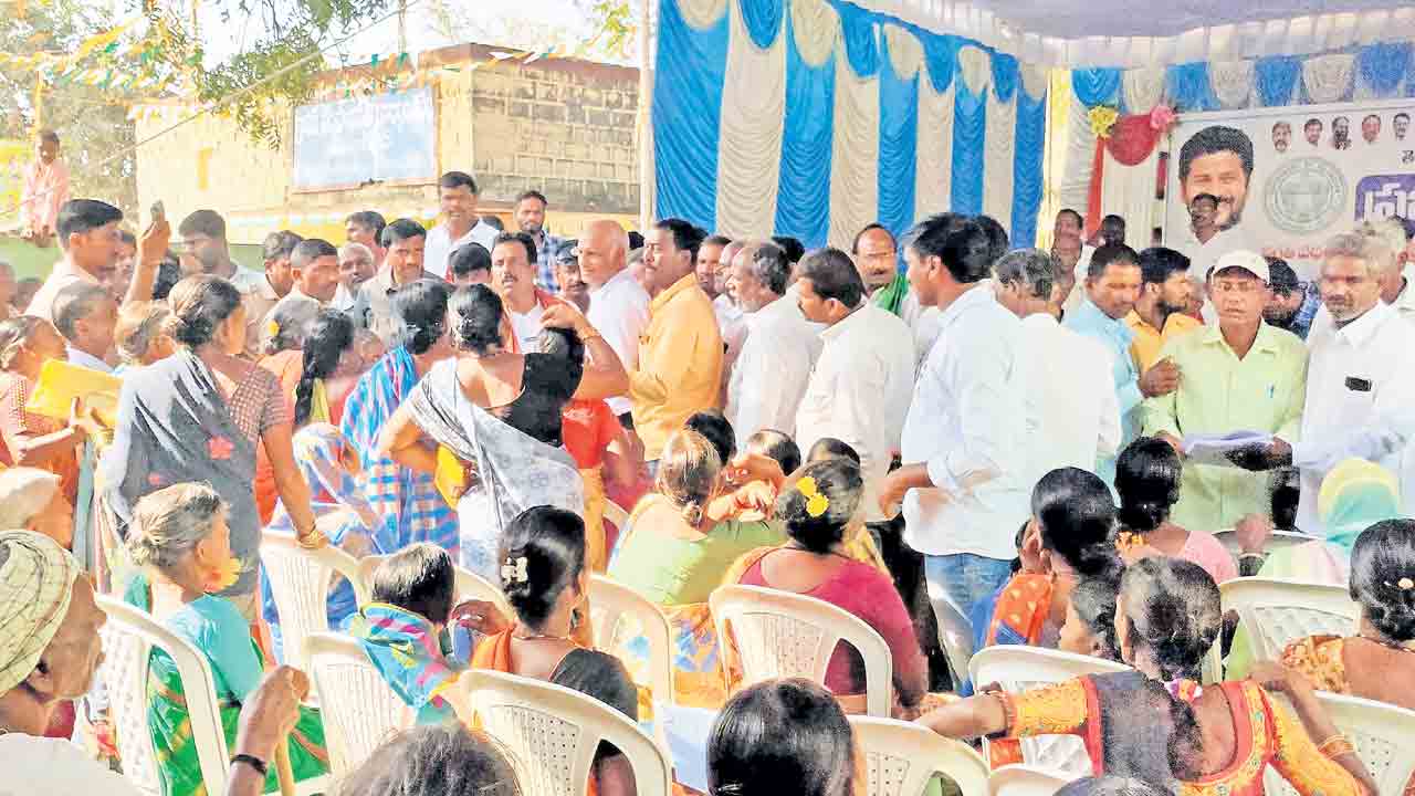 Telangana | సర్కార్‌పై పైలట్‌ గ్రామాల ఫైట్‌.. నాలుగు పథకాల మంజూరు సభల్లో ఉద్రిక్తత