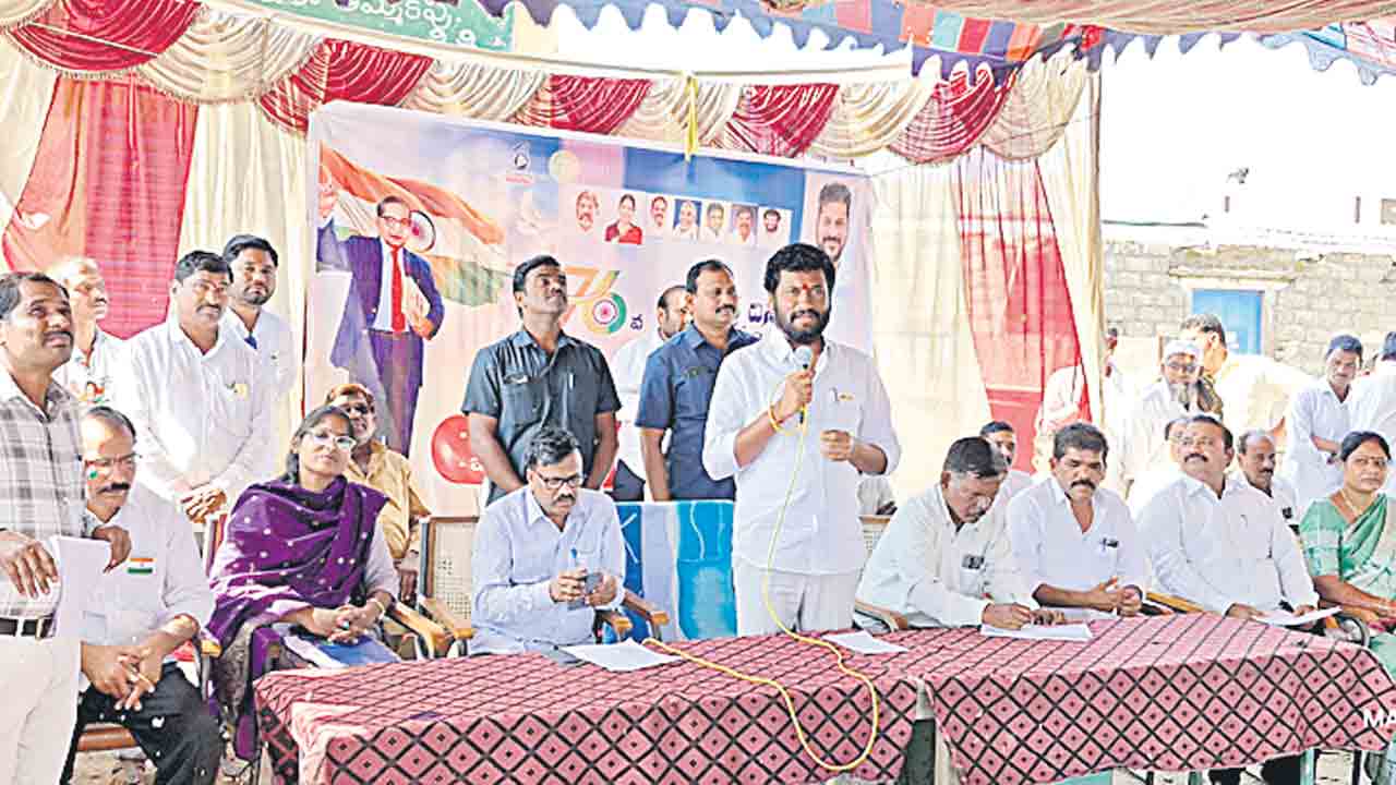 అర్హులందరికీ పథకాలు అందించాలి