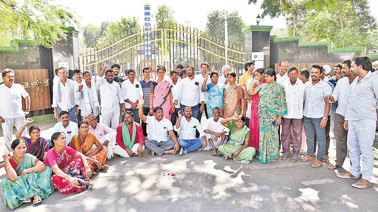 తండాను జీపీలో విలీనం చేయొద్దు