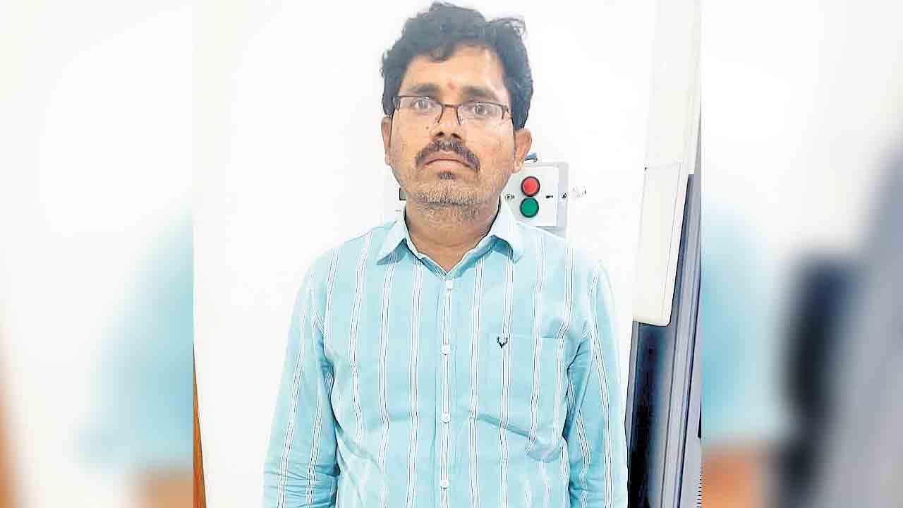 సచివాలయంలో నకిలీ ఉద్యోగి