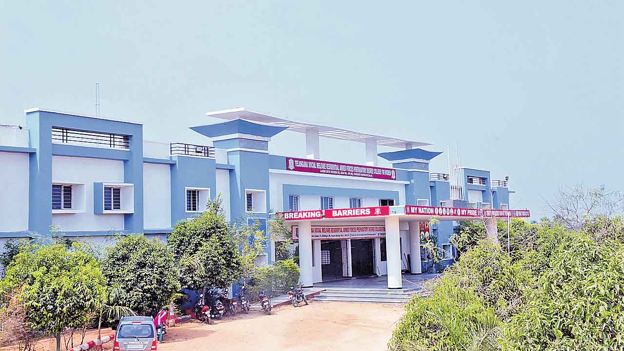 Army Degree College | నిబంధనను తుంగలో తొక్కి.. వర్సిటీకి చెప్పకుండానే కాలేజీ షిప్ట్‌