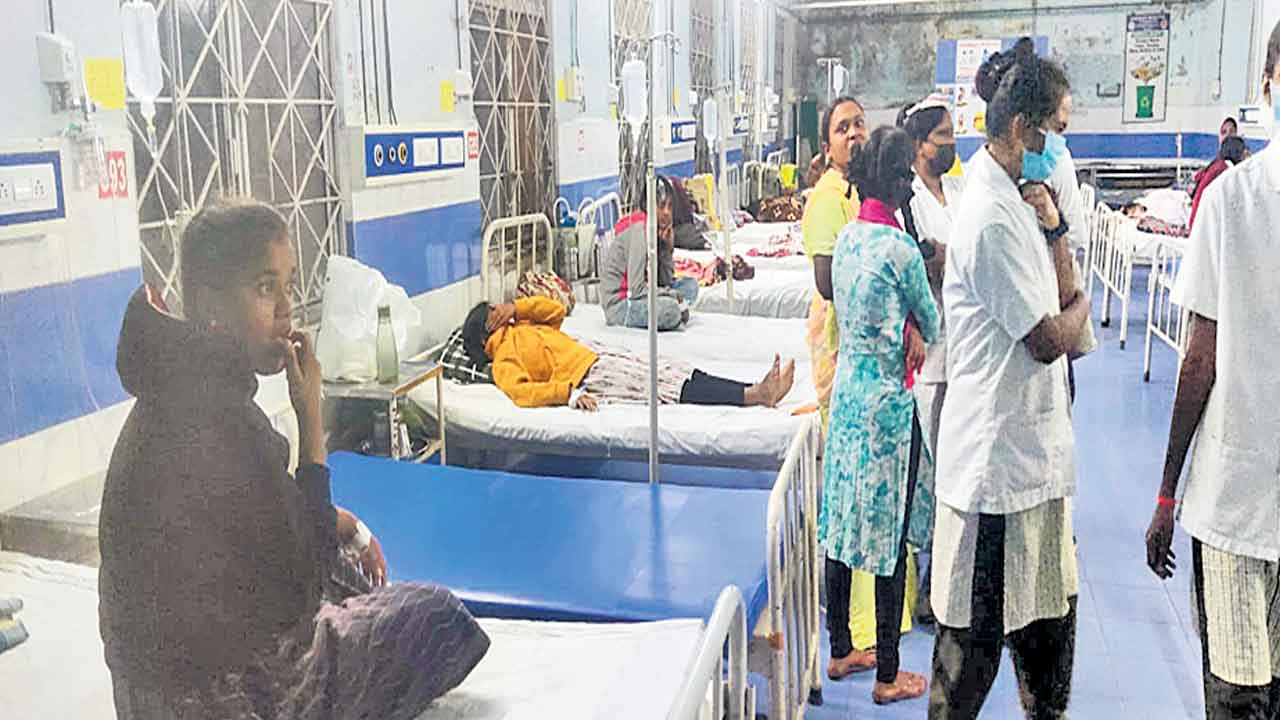 హాస్టల్‌లో ఐదుగురికి ఫుడ్‌పాయిజన్‌