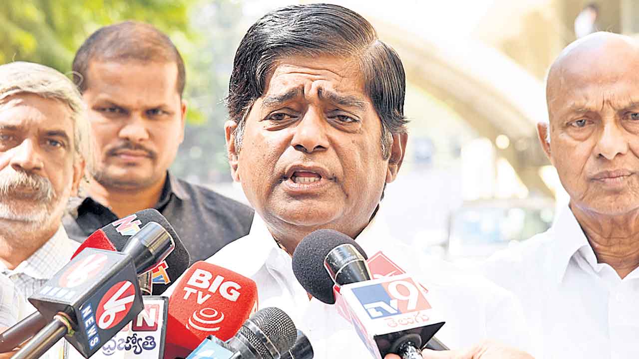 Kaleshwaram | తెలంగాణ రైతుల కోసమే కాళేశ్వరం.. దశాబ్దాల సాగునీటి డిమాండ్లను తీర్చడమే లక్ష్యం: వీ ప్రకాశ్‌