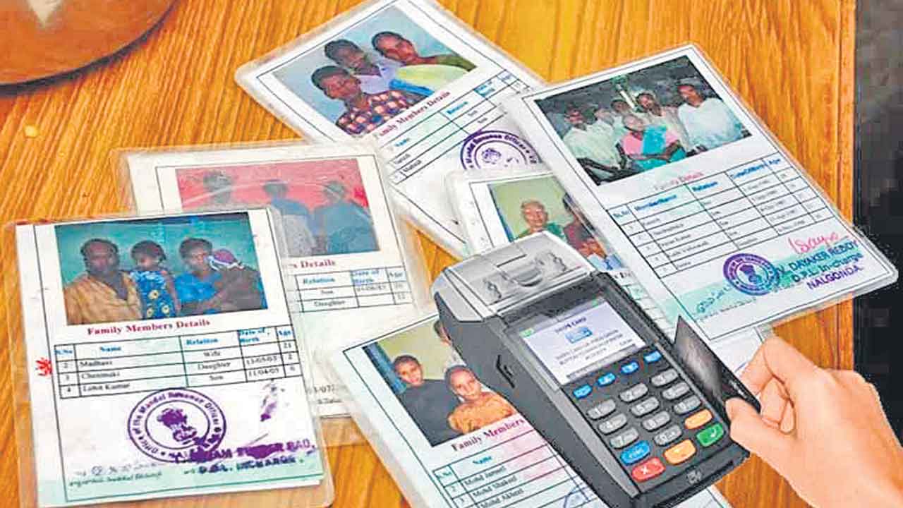 Ration Cards | కులగణనలో నమోదైతేనే రేషన్‌ కార్డులు.. దరఖాస్తులు స్వీకరించేది లేదంటున్న కాంగ్రెస్‌ సర్కార్‌!