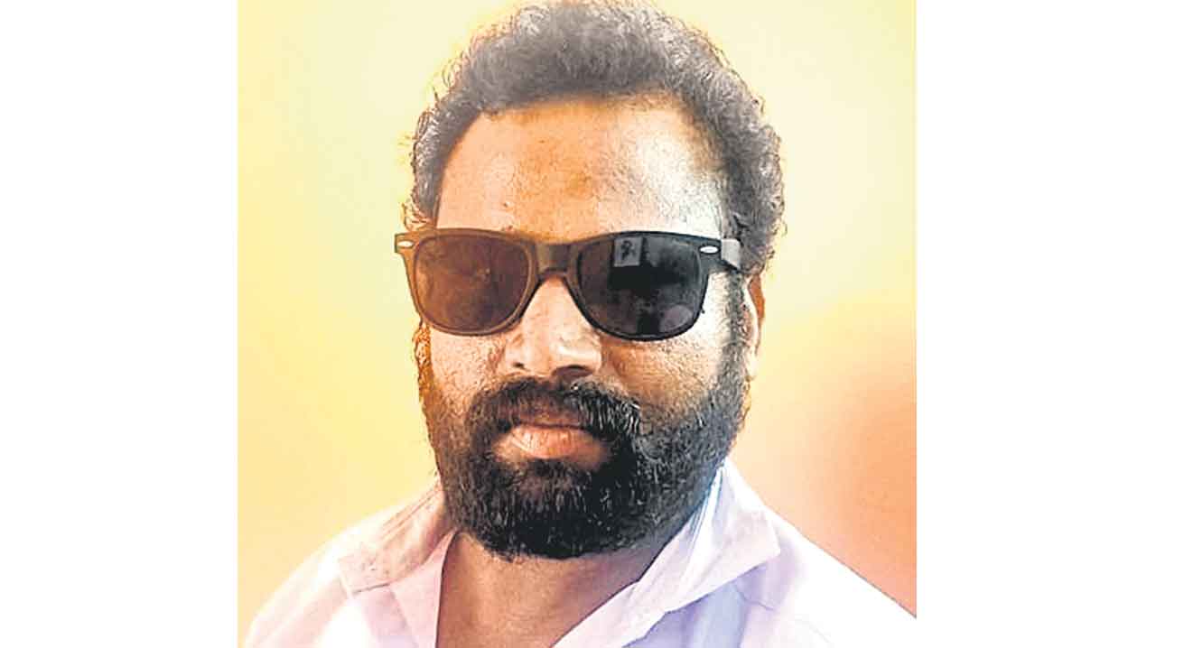 ఆటోడ్రైవర్‌ దారుణ హత్య పట్టపగలు హనుమకొండలో ఘటన