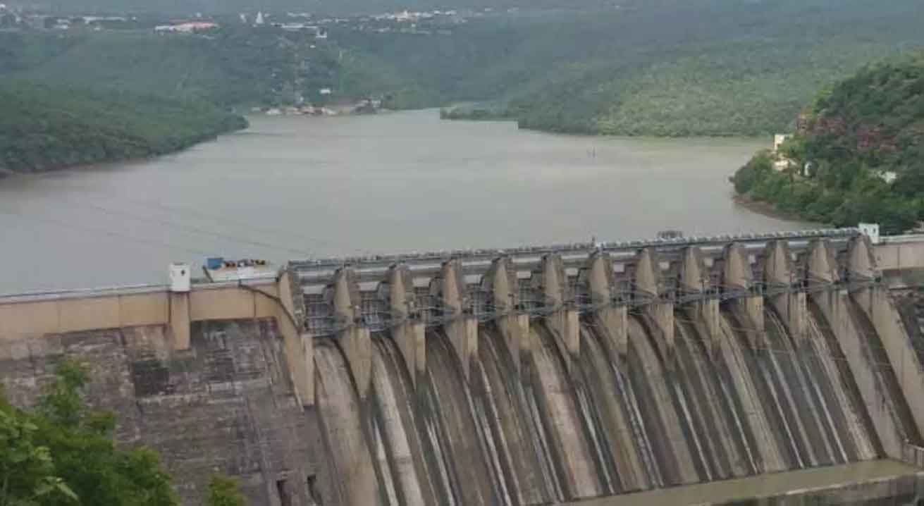 Srisailam | శ్రీశైలం ఆశలు ఆవిరి.. కృష్ణా జలాలను పెన్నా బేసిన్‌కు మళ్లిస్తున్న ఏపీ!