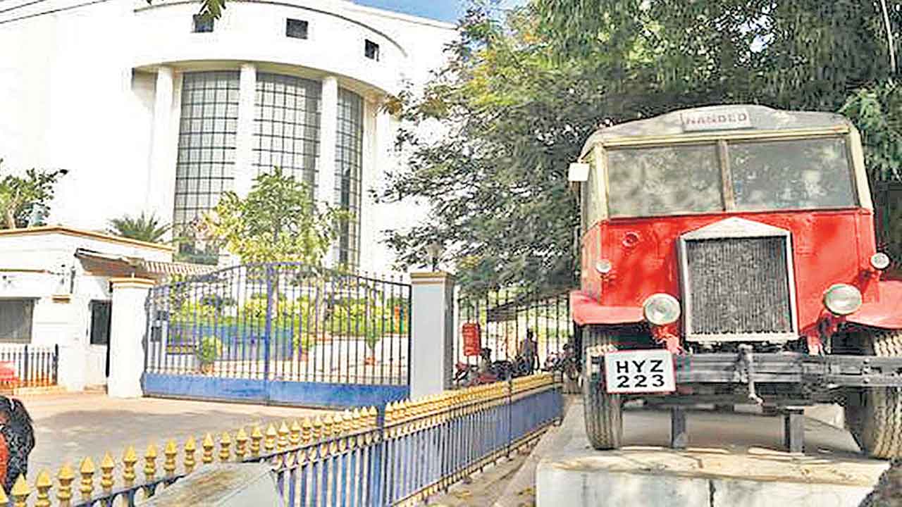 Telangana | స్థానిక ఎన్నికల ముందు కాంగ్రెస్‌ సర్కార్‌లో అలజడి.. ఆర్టీసీ సమ్మె నోటీసులతో తలలు పట్టుకున్న నేతలు