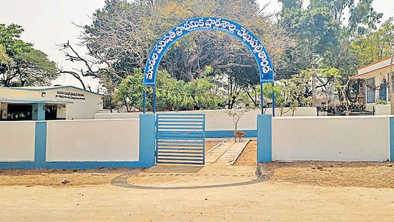 పాత బిల్లులు ఆపి.. కొత్త పనులా..?