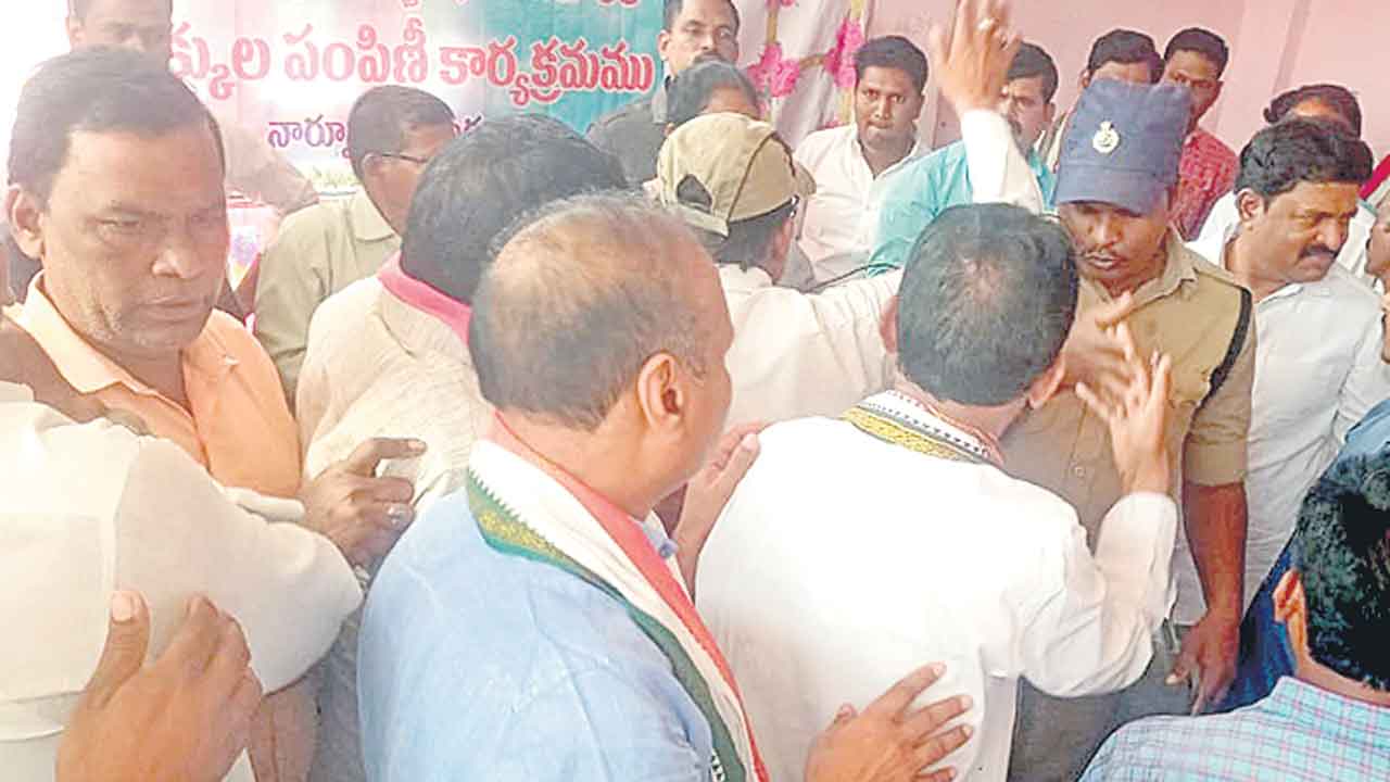 అధికారులకు ఎమ్మెల్యే వార్నింగ్‌