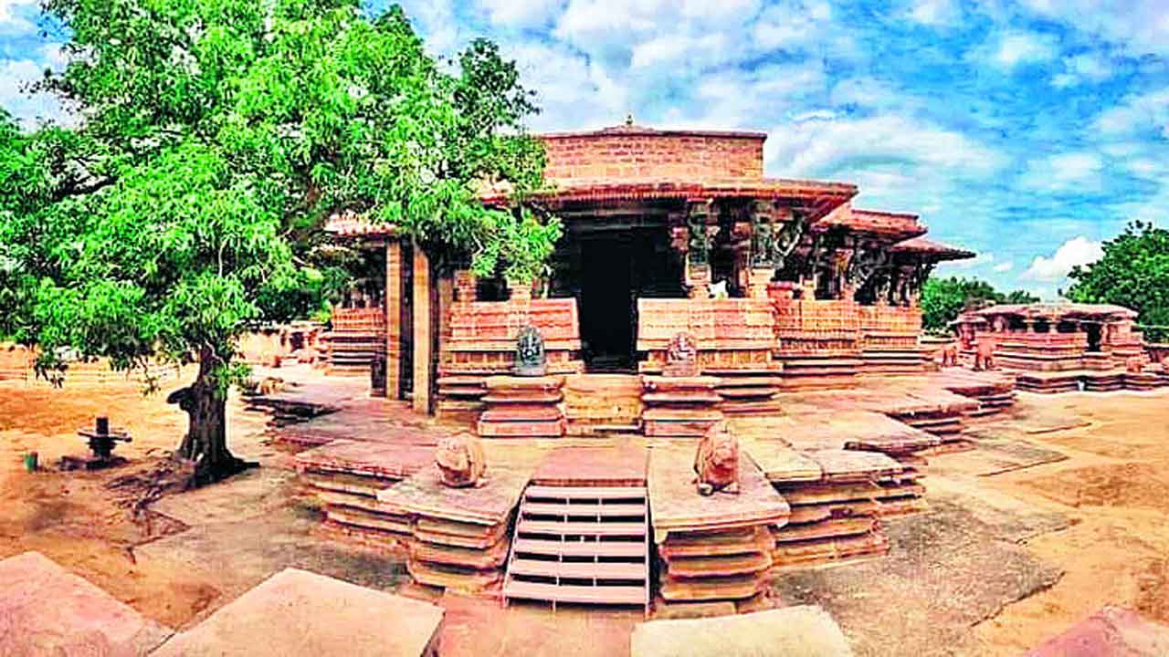 పర్యాటకం.. ఆదాయం ఘనం.. ములుగు జిల్లా అందాలకు సందర్శకుల ఫిదా