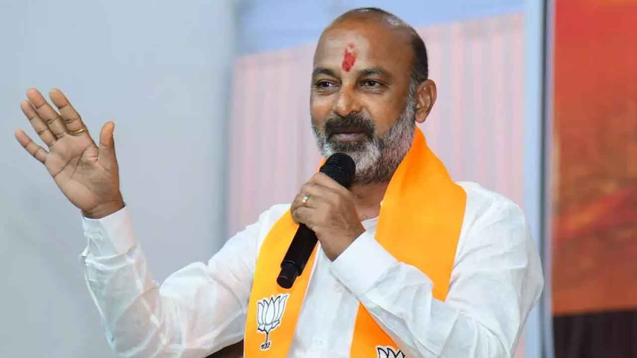 Bandi Sanjay | గద్దర్‌కు అవార్డు ఎందుకివ్వాలి?.. ఎందరో బీజేపీ కార్యకర్తలను చంపించాడు: బండి సంజయ్‌