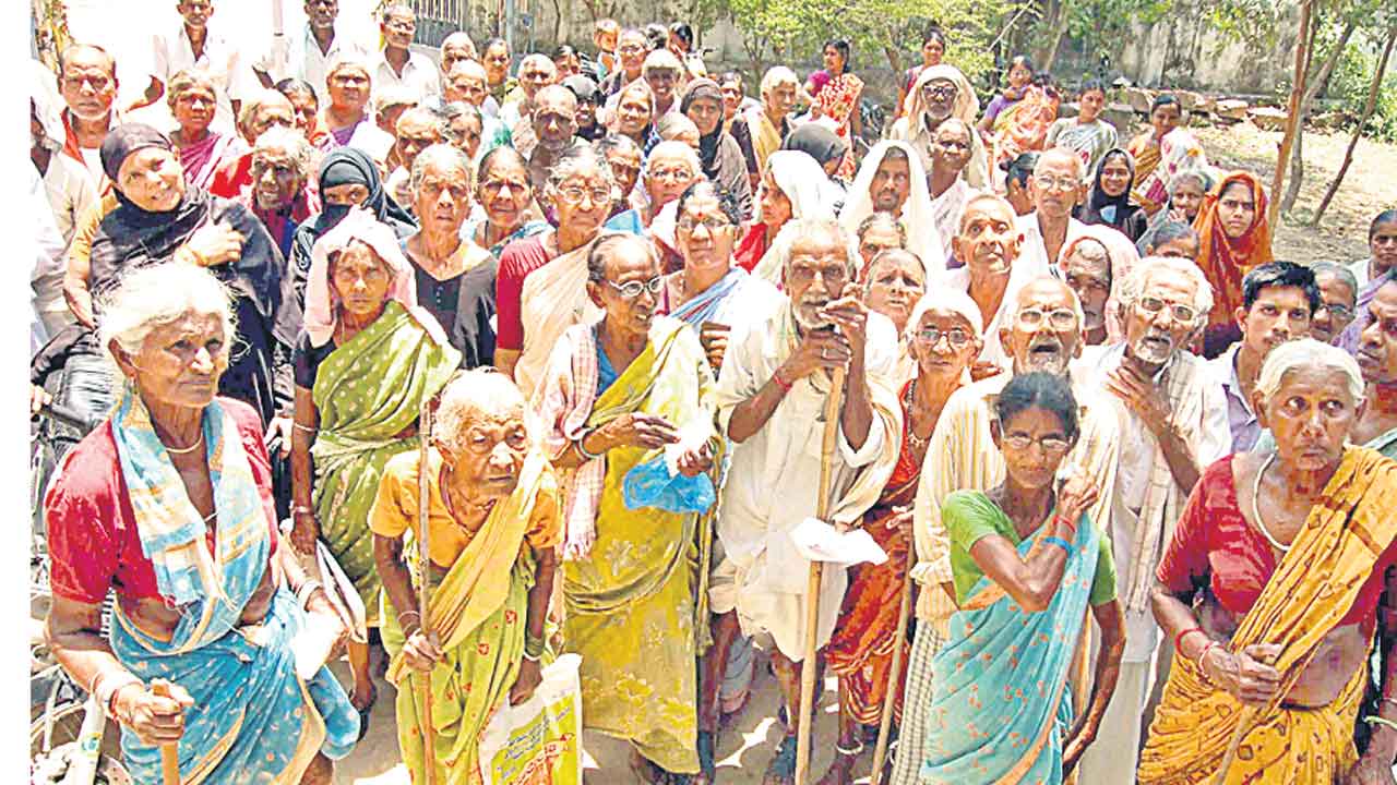 ‘ఆసరా’ పెంపు లేనట్టేనా..?