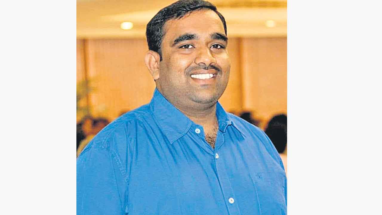 నిప్పంటించుకుని యువకుడి బలవన్మరణం