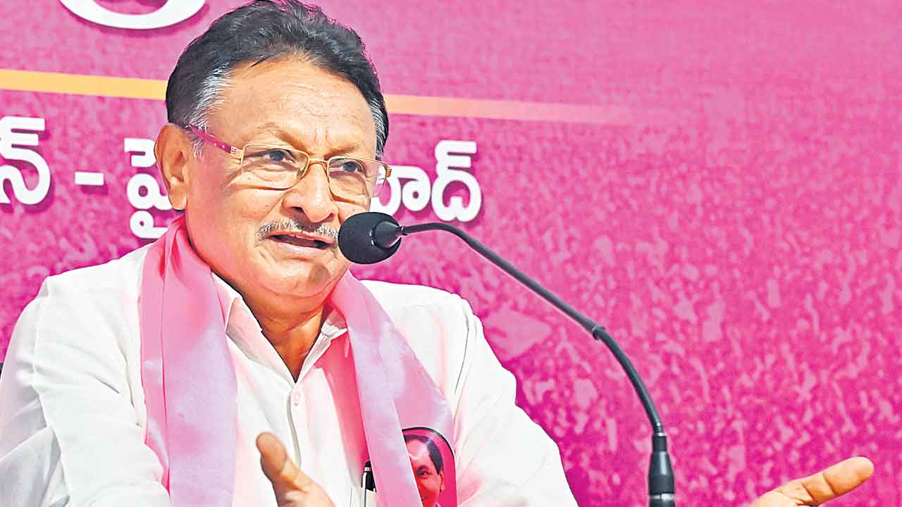 రేవంత్‌ పచ్చి బీసీ వ్యతిరేకి