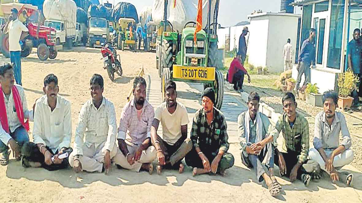 పత్తి కొనుగోళ్లలో దోపిడీపై ఆగ్రహం