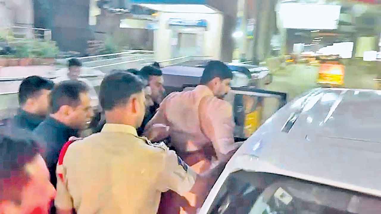 Padi Kaushik Reddy | కాంగ్రెస్‌ను నిలదీశాడనే కక్షతో పాడి కౌశిక్‌ రెడ్డి అరెస్టు.. నేడు రిమాండ్‌కు?