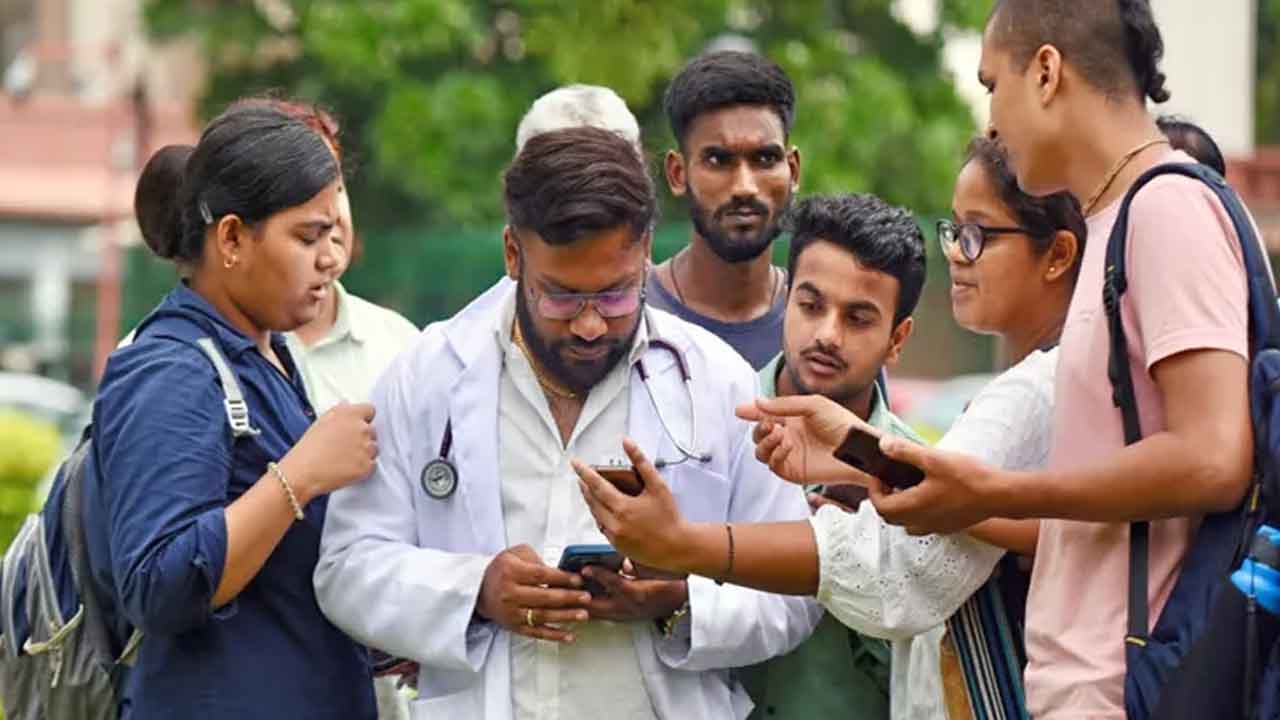 NEET UG | అన్నింటికి సమాధానాలు రాయాల్సిందే.. నీట్‌ -యూజీలో ఐచ్ఛిక ప్రశ్నలు ఔట్‌