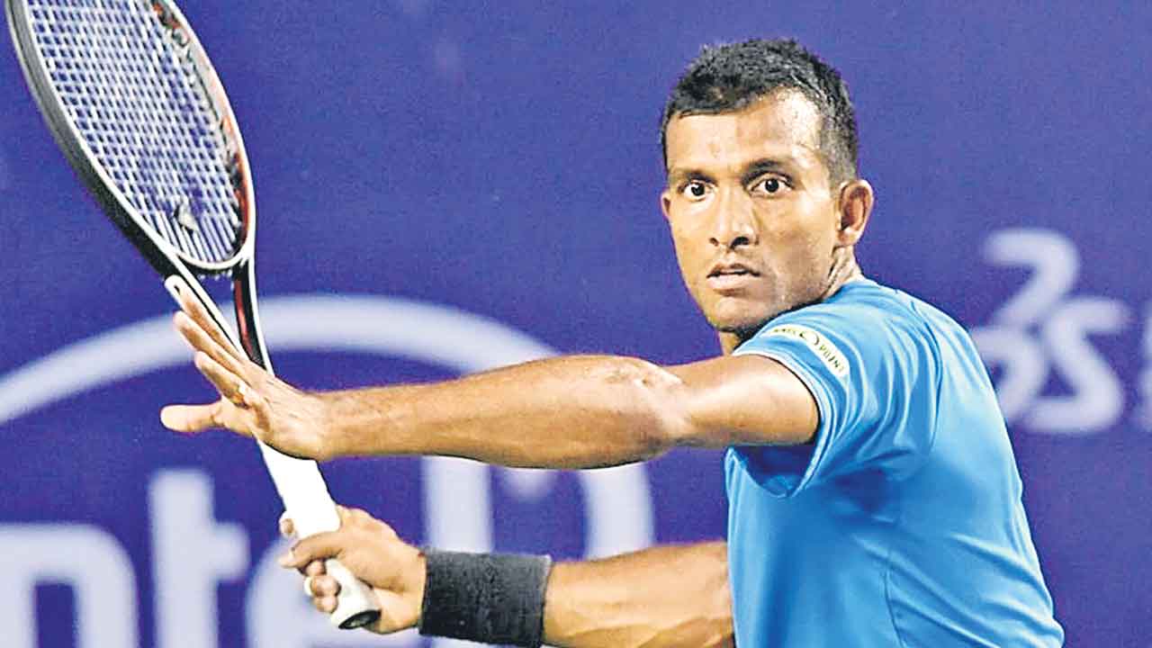 బాలాజీ ద్వయం ముందంజ