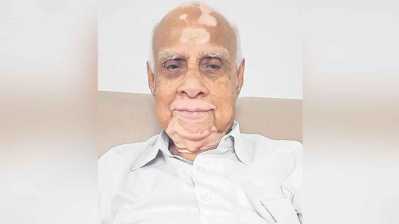 టీవీఎస్‌ లక్ష్మణన్‌ మృతి