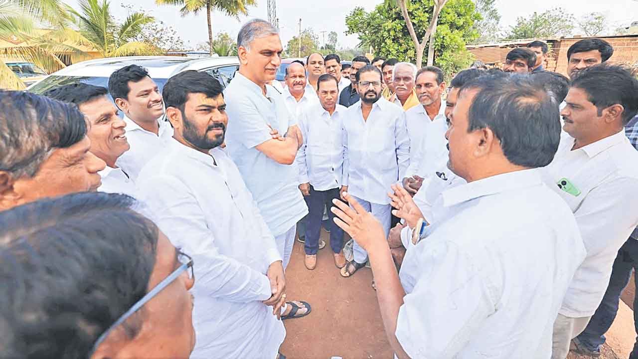 పంట రుణమాఫీ చేయకుండా ప్రభుత్వం మోసం చేసింది..