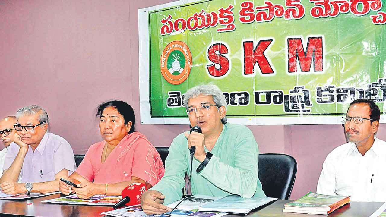 రైతు కూలీల హామీలు నెరవేర్చాలి