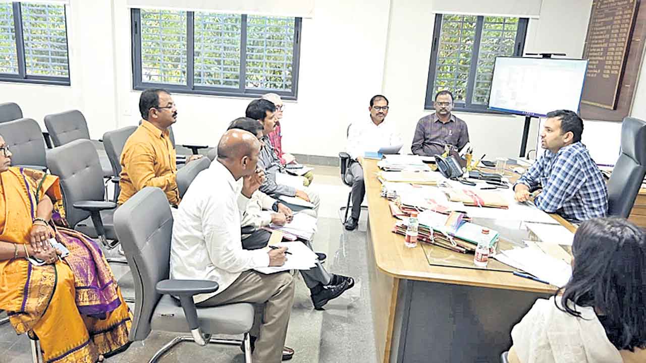 నాణ్యతా ప్రమాణాలు పాటించాలి