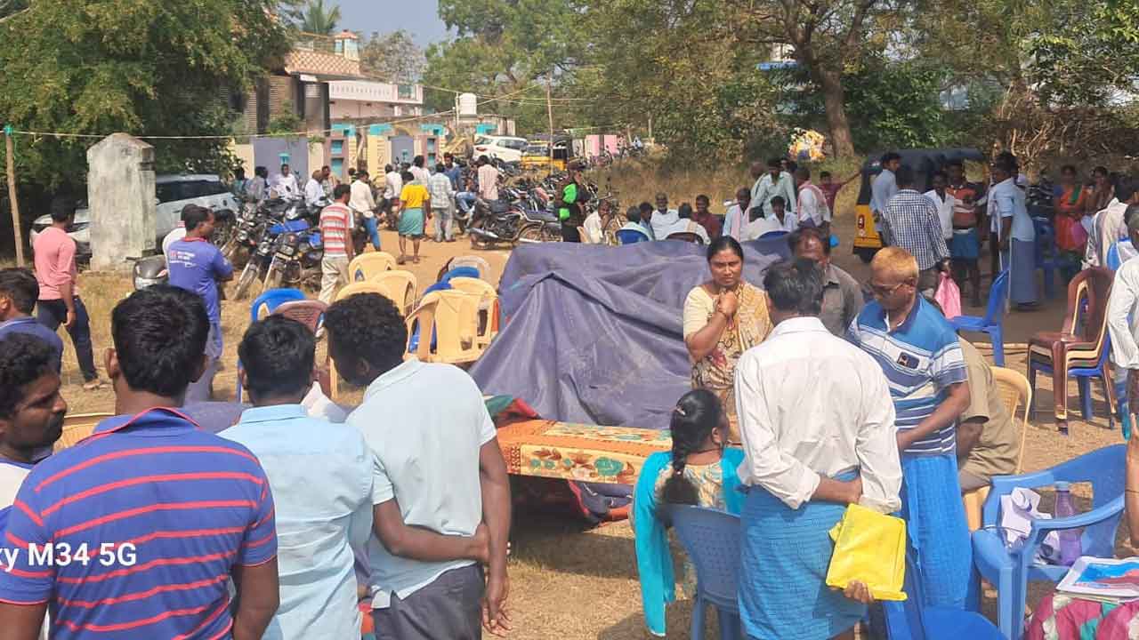 ఉద్రిక్తం.. రణరంగం.. ఉమ్మడి జిల్లాలో అనేకచోట్ల ఘర్షణ వాతావరణంలో గ్రామసభలు