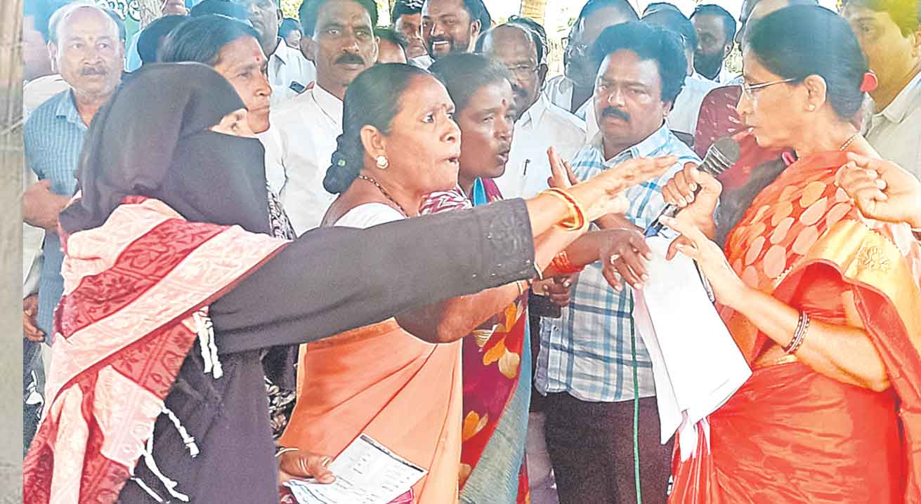 Grama Sabha | సంగ్రామ సభలు.. సర్కార్‌పై తిరగబడుతున్న పల్లెలు!