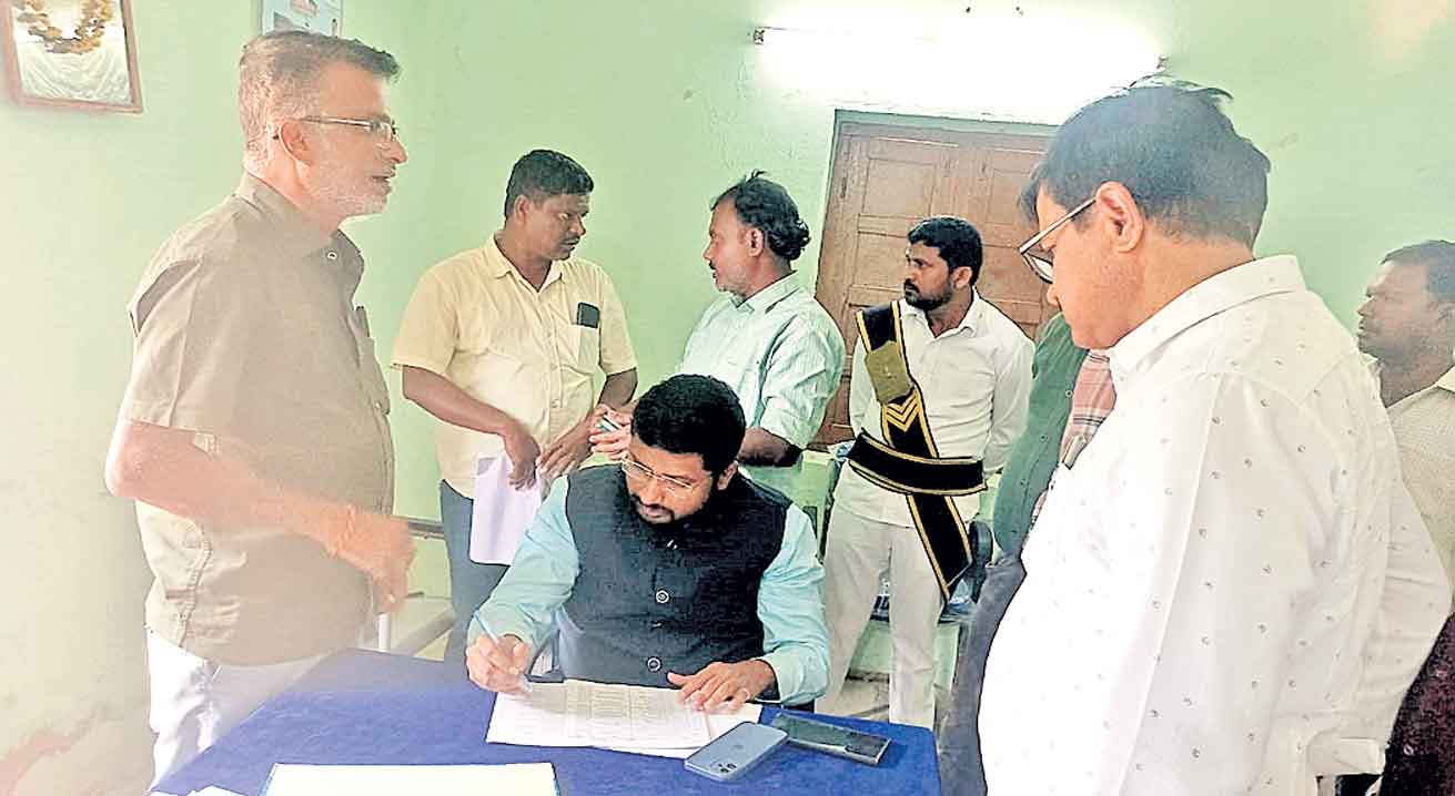 దేశ్‌ముఖ్‌ వంశస్థురాలికి ఇల్లు రద్దు