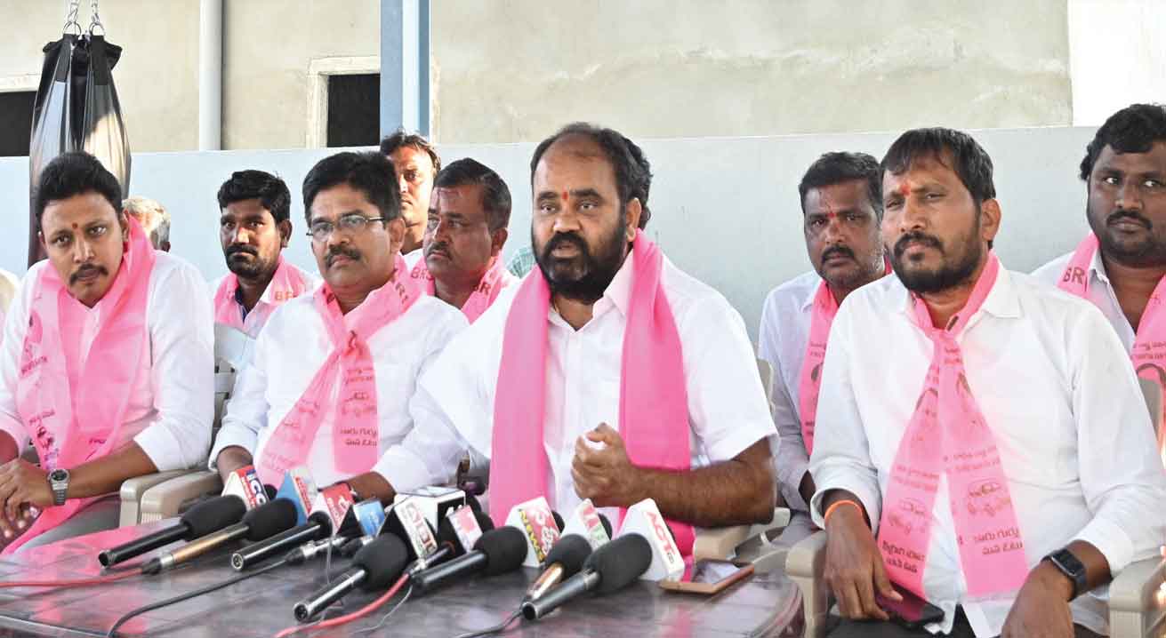 దాడులకు భయపడం.. ప్రభుత్వంపై పోరుకు వెరవం