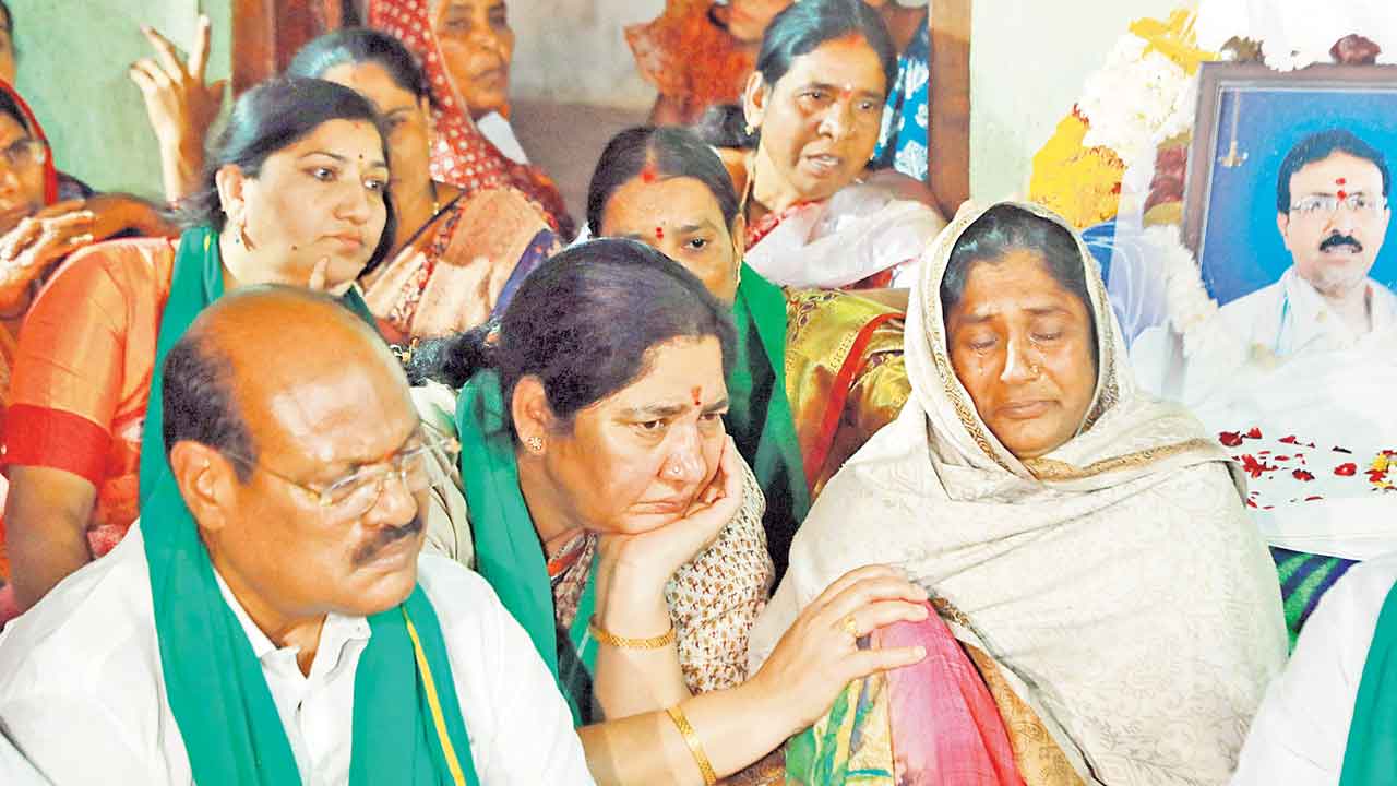 Telangana | దుక్కుల్లో దు:ఖం.. కాంగ్రెస్‌ ఏలుబడిలో కూలబడిన సాగు