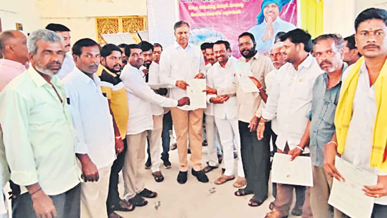 ప్రజల కష్టసుఖాల్లో తోడుంటా