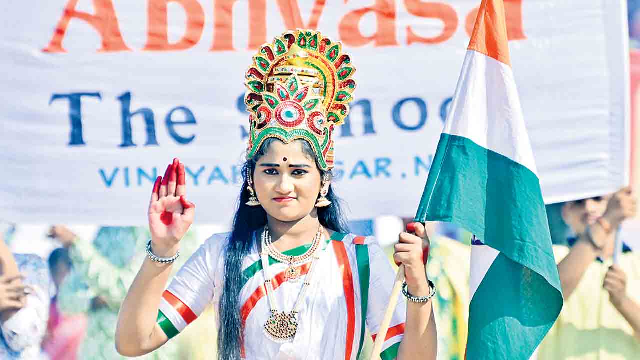 ఘనంగా జెండా పండుగ