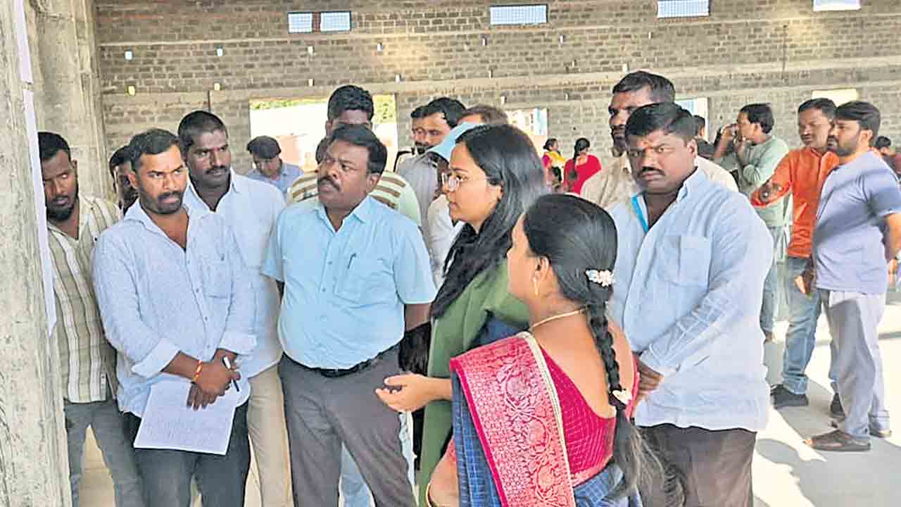 ప్రతి దరఖాస్తు తీసుకోవాలి