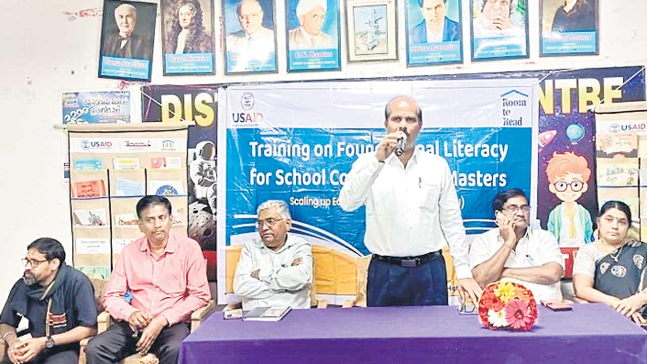 ‘పది’లో అత్యుత్తమ ఫలితాల సాధనకు కృషి చేయాలి