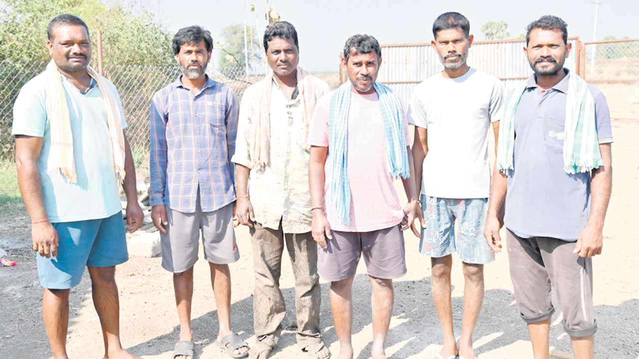 సహకార సంఘాల్లో రుణమాఫీ కాలే..