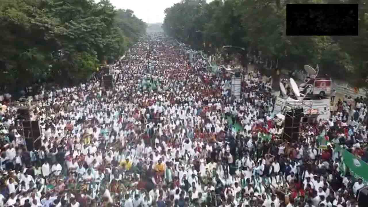 BJD protest | బీజేపీ సర్కారు తీరుపై ప్రతిపక్ష బీజేడీ ఆగ్రహం.. భువనేశ్వర్‌లో పెద్ద ఎత్తున ఆందోళన.. Video