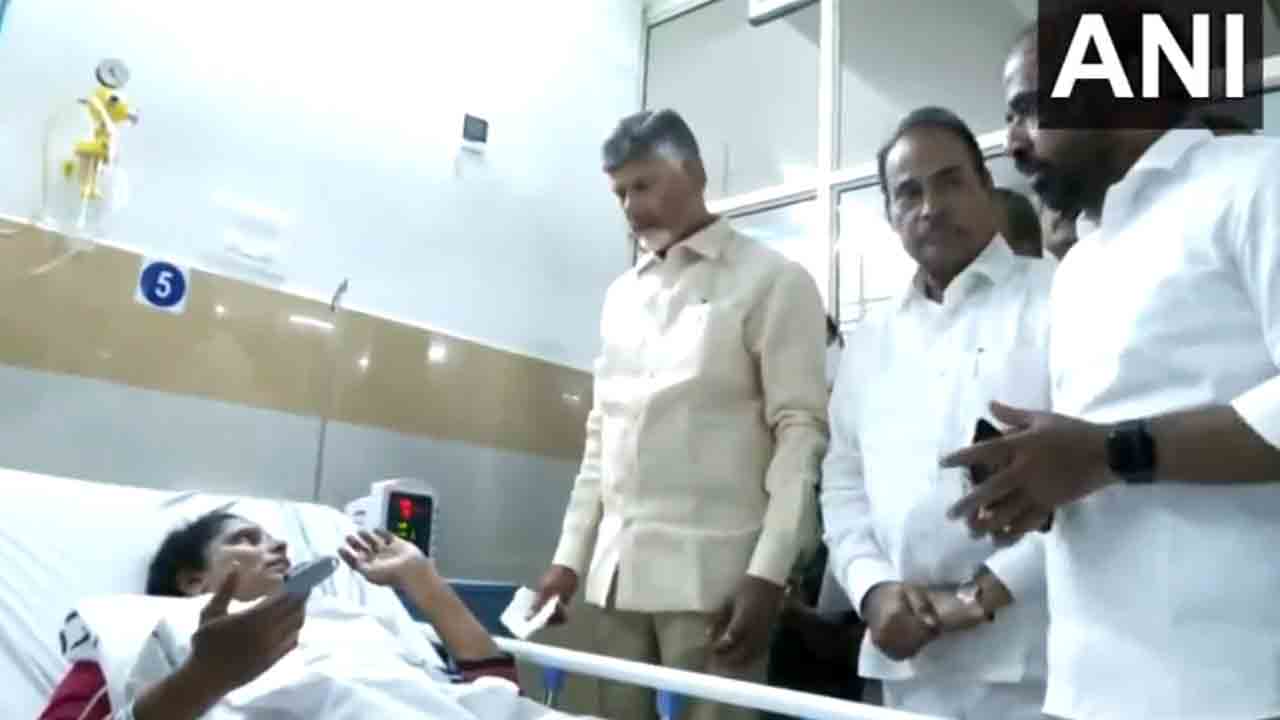 Chandrababu | తిరుపతి ఘటనలో గాయపడ్డ క్షతగాత్రులను పరామర్శించిన చంద్రబాబు, పవన్‌ కల్యాణ్‌